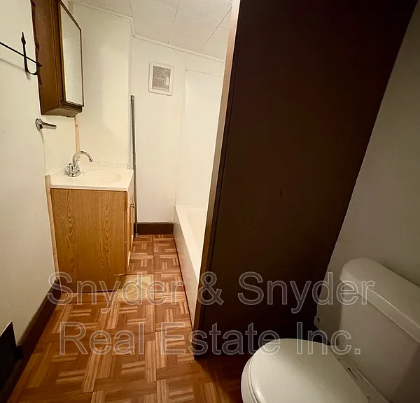 391 E Voris St — Photo 13