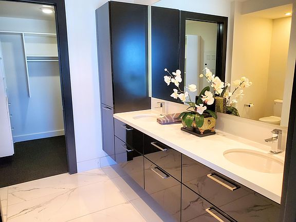 5th image of 4422 N 75th St