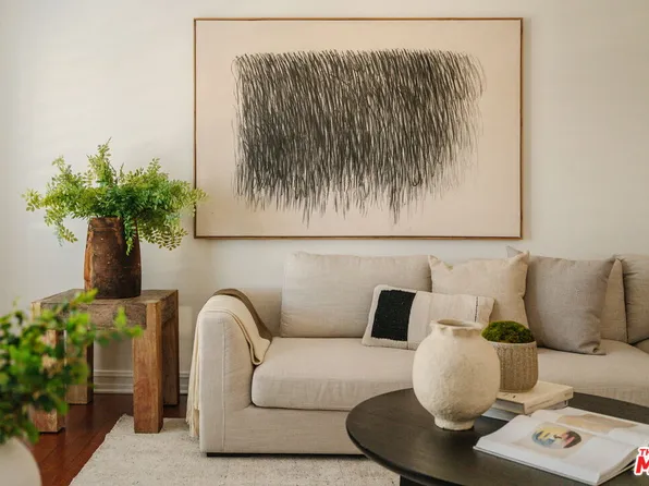 951 Granville Ave #Penthouse 2, Los Angeles, CA 90049