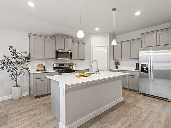 2nd image of 1202 Cyprus Ln