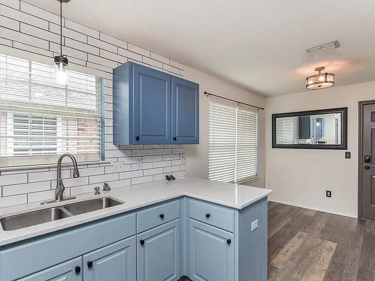 617 Hanley Downs Dr — Photo 10