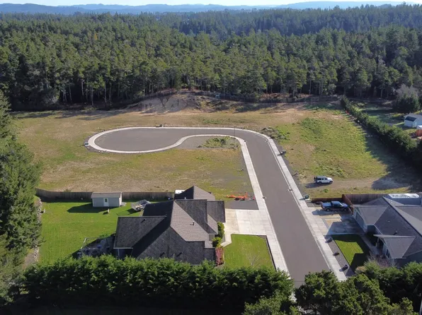 1070 Park Ave, Coos Bay, OR 97420