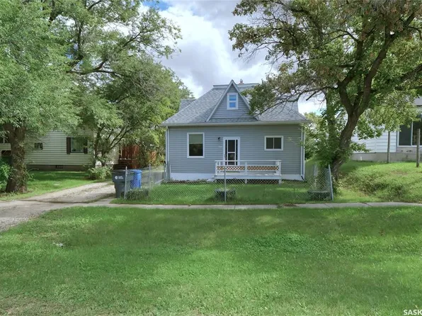 366 Central STREET, Central Butte, SK S0H 0T0