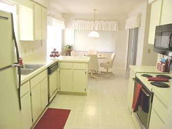 4th image of 4866 Colonnades Cir E