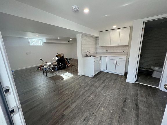 2nd image of 7308 Valleycrest Blvd