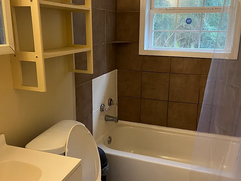 802 Nancy St — Photo 9