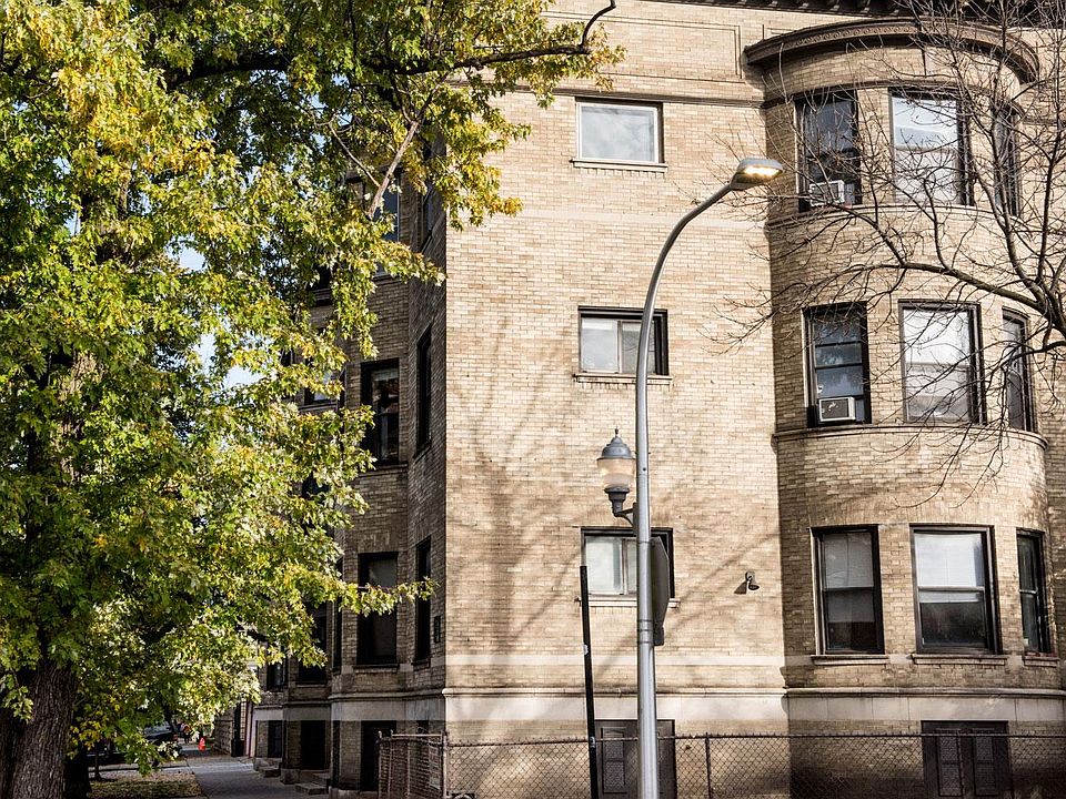 1st image of 918 W Waveland Ave #3