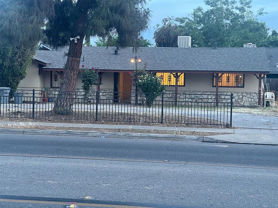 2nd image of 165 W Barstow Ave