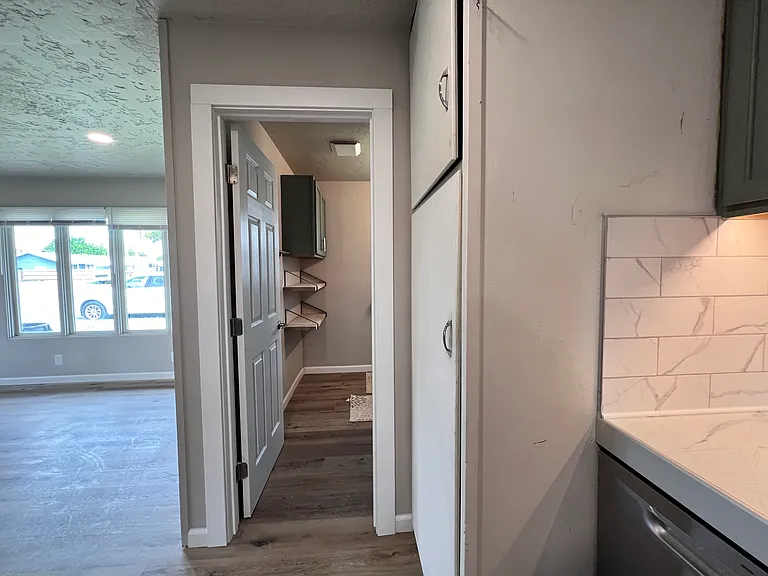 405 SE Dunham St #405 — Photo 7