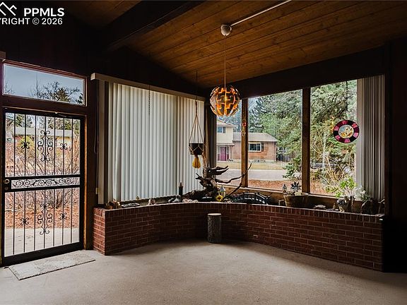 4th image of 4025 Loring Cir N