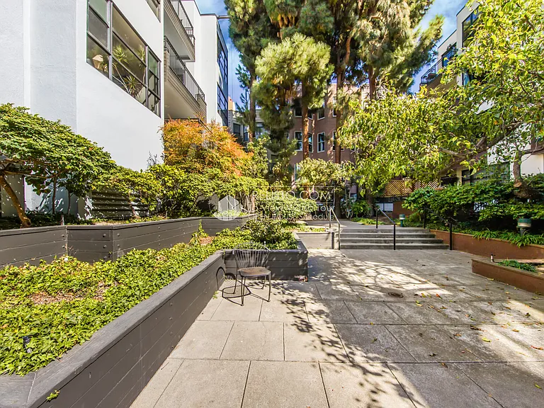 1425 Vallejo St #205 — Photo 24