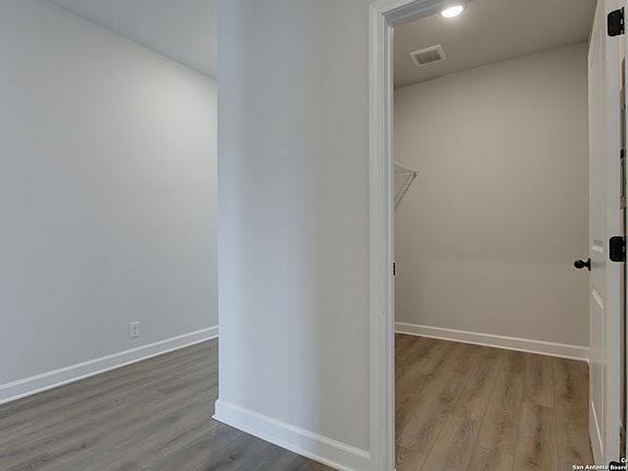 5th image of 12841 Hill Plains Dr.