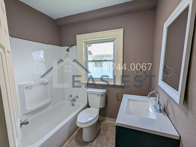 4028 Indiana Ave — Photo 7