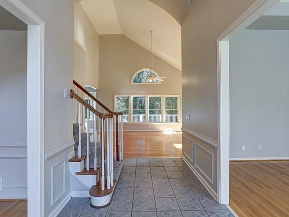 3rd image of 3258 Polo Cir SE