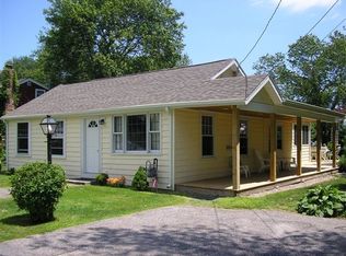 9 Eire Rd, Narragansett, RI 02882