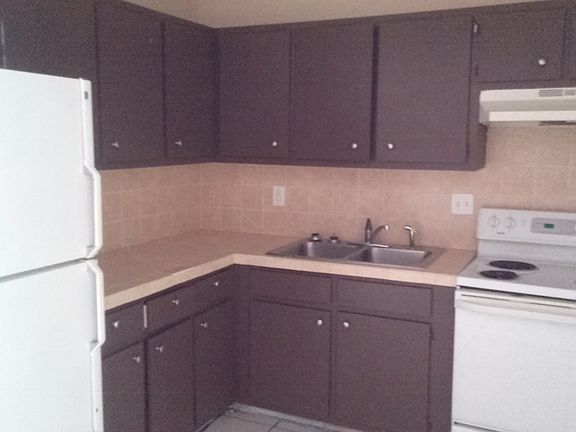 5th image of 2203 SE 15th Pl