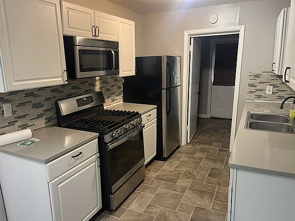 3rd image of 2309 W Graber St