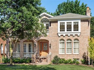 228 Gay Ave, Saint Louis, MO 63105