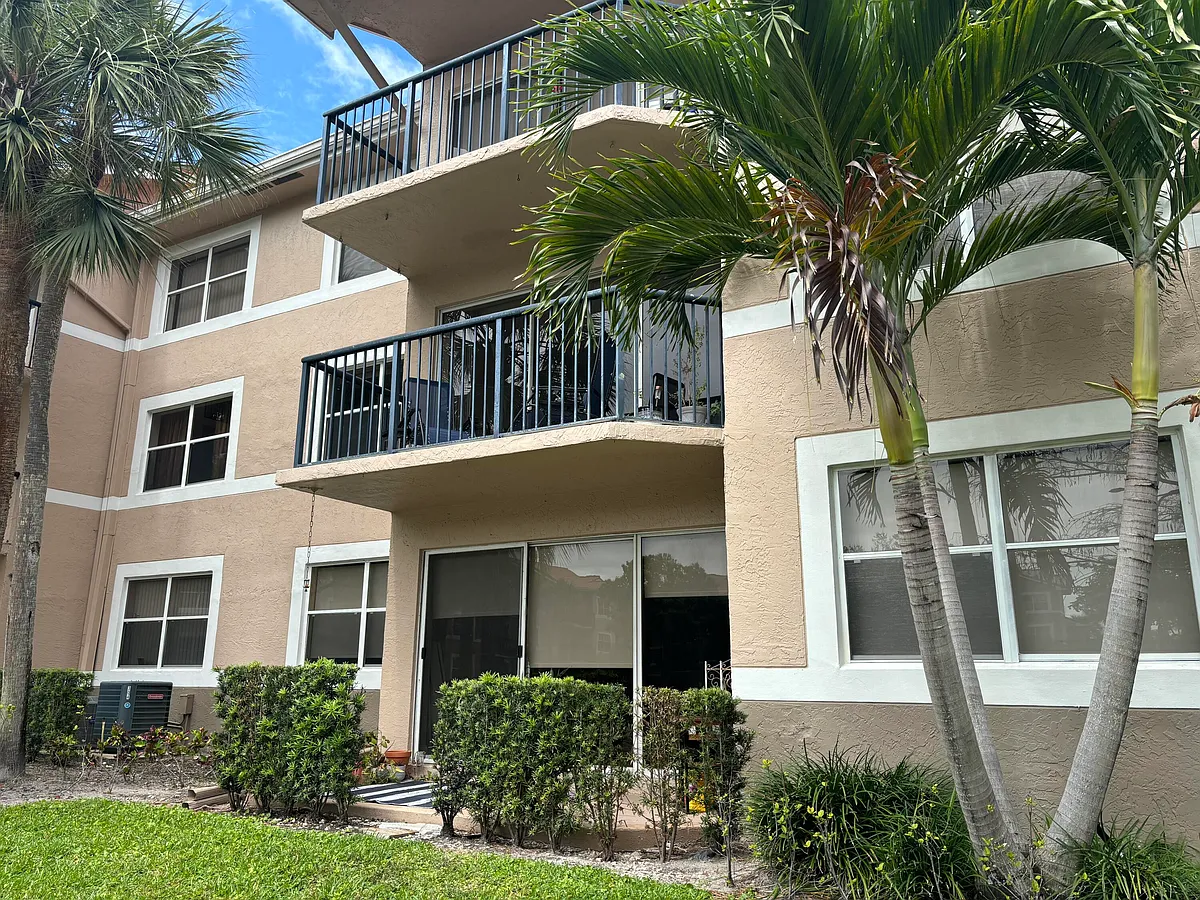 Building Photo - 9033 Wiles Rd #102