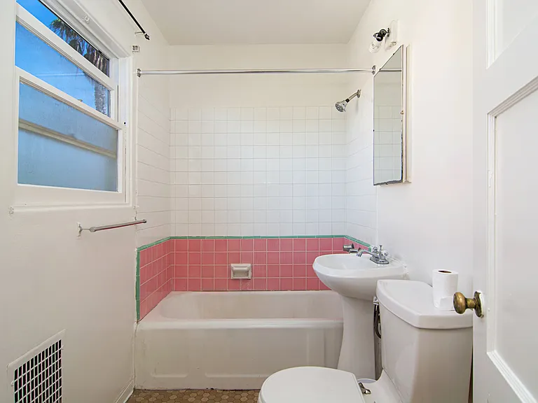 2043 Sunset Cliffs Blvd — Photo 9