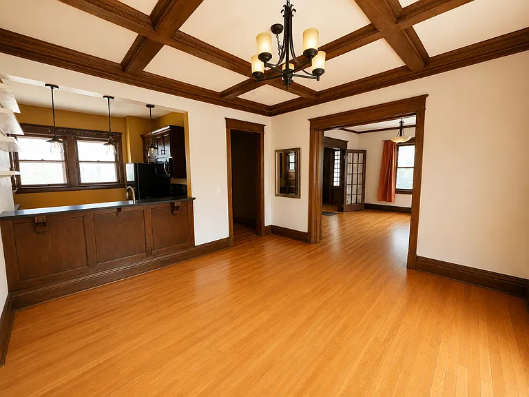 3232 Summit St — Photo 10