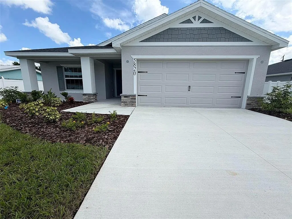 4 bed, 2.0 bath, 1819 sqft, $2,750 — Photo 1