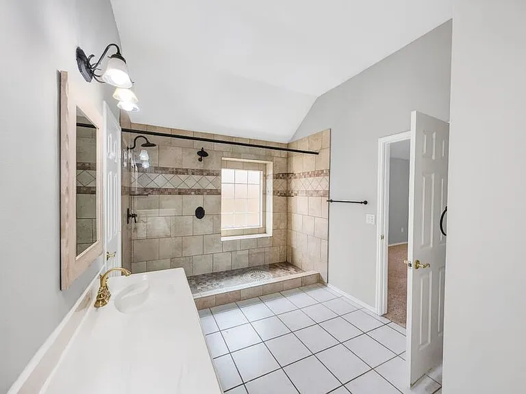 7601 King Arthur Rd — Photo 10