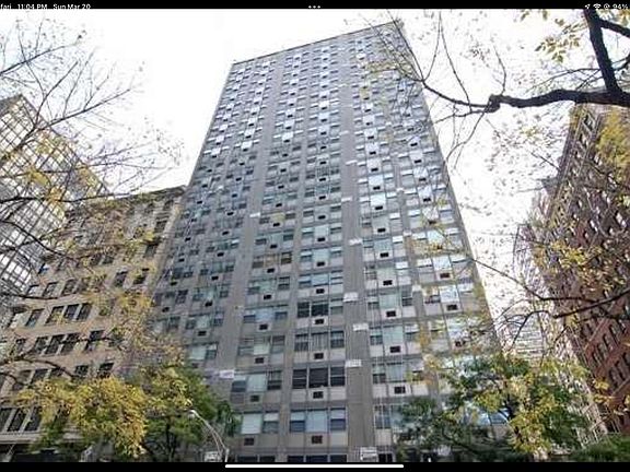 5th image of 253 E Delaware Pl APT 6C