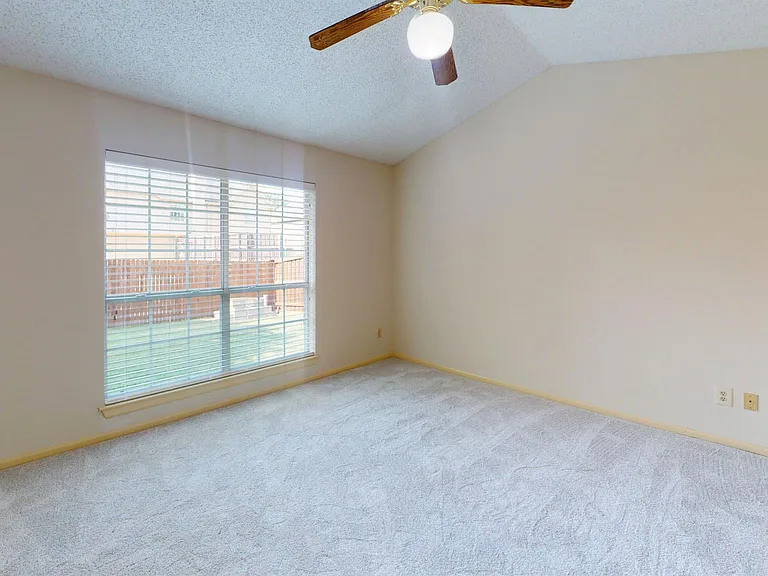 4012 Sendero Trl — Photo 11