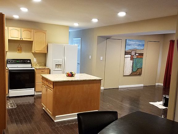 5th image of 318 Sir Gawain Way