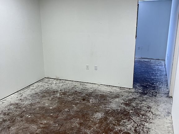 3rd image of 227 N Magnolia Ave #204