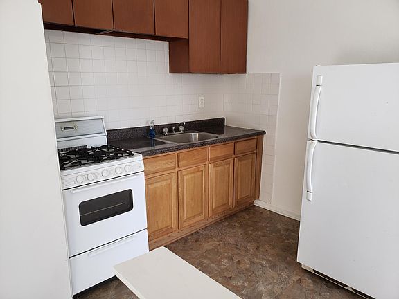 5th image of 1035 Revere Ave #2