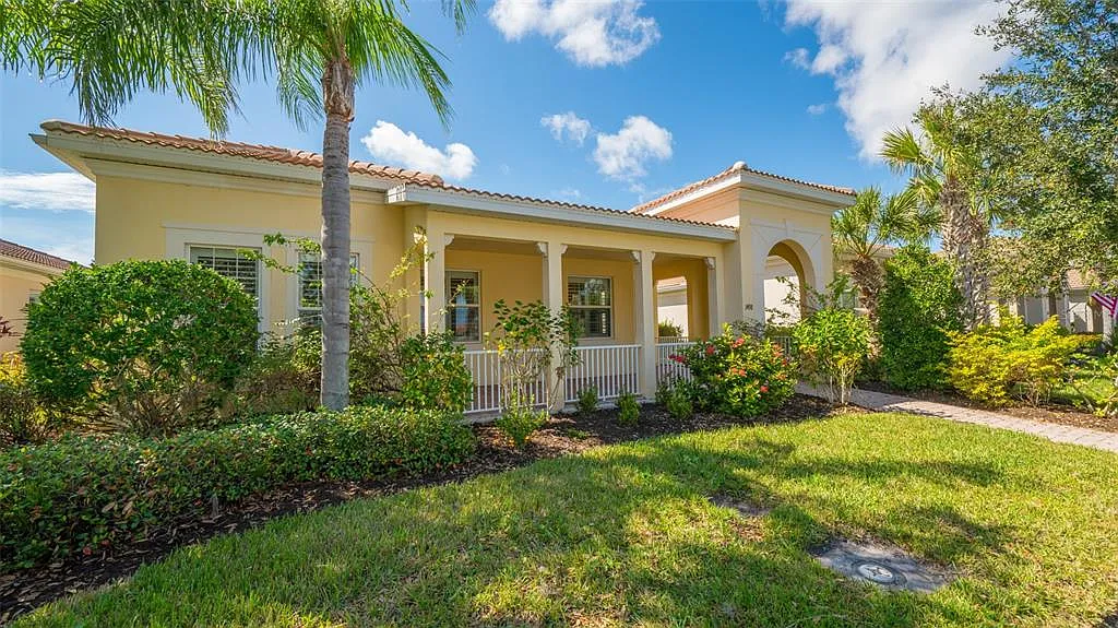 3 bed, 2.0 bath, 1764 sqft, $6,000 — Photo 1