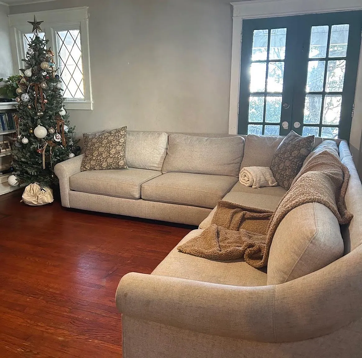 4 bed, 2.5 bath, 1845 sqft, $2,850 — Photo 1