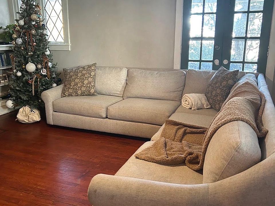 1st image of 10 Greenwood Ave