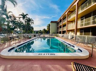 100 SE 6th Ave APT 303, Pompano Beach, FL 33060