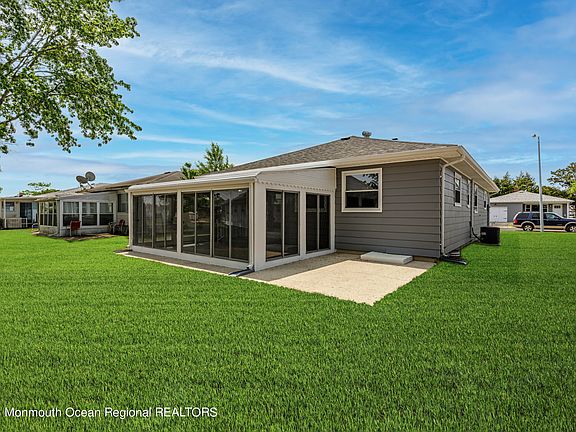 5th image of 14 Castle Harbor Drive