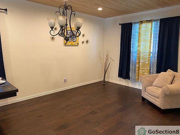 3rd image of 2101 Castle Creek Dr