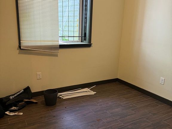 4th image of 1526 Fontain St #1