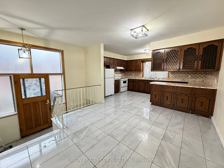 3 Romar Cres — Photo 12