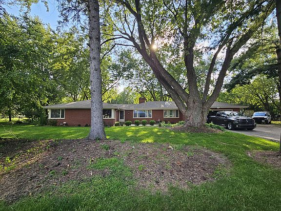 2nd image of 210 Braeburn Rd #C