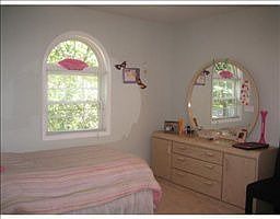 3rd image of 61 Lakeland Ave