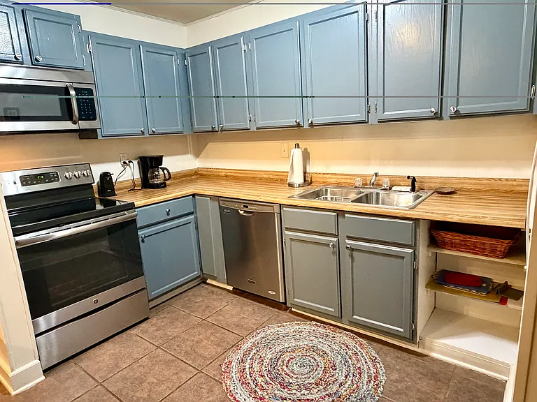 15040 De Ville St #B — Photo 6