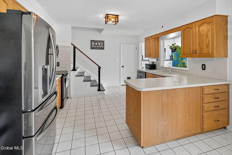 5th image of 3213 Delmar Avenue