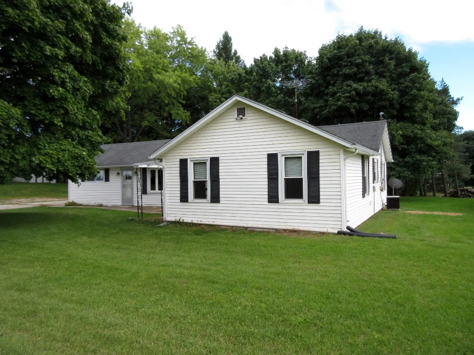 7947 W Sidney Rd photo 1