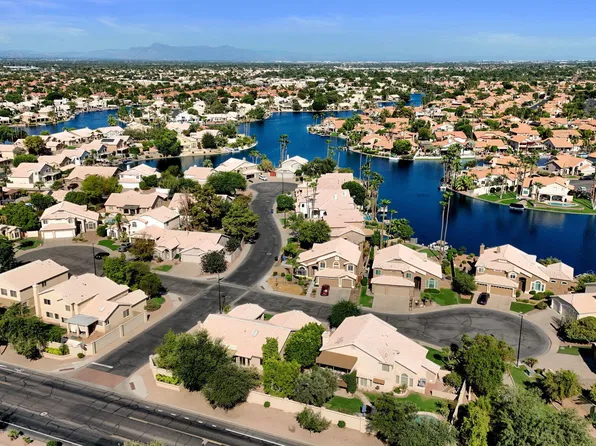 910 S PARADISE Drive, Gilbert, AZ 85233