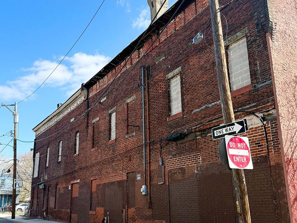 2nd image of 4824 Yocum St
