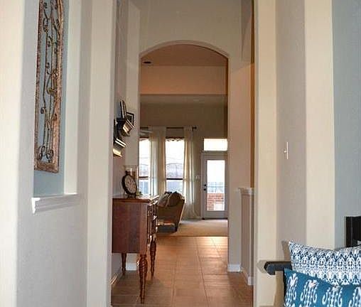 2nd image of 1601 Mockingbird Dr