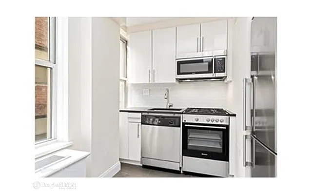 Rented by Douglas Elliman | media 6