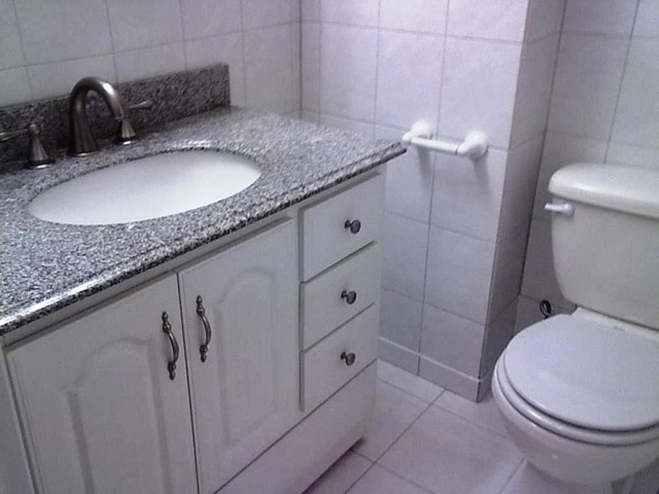 2nd image of 1318 Exeter Ct